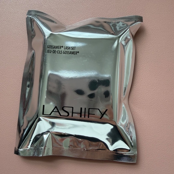 NIP Lashify I-LINE™ BLACK GOSSAMER LASH COLLECTION - Picture 3 of 3